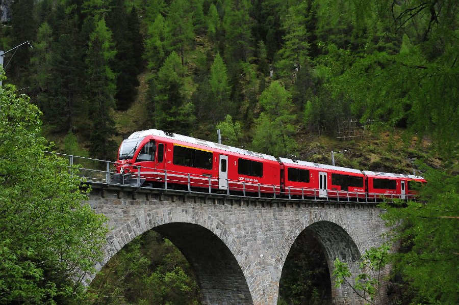 RhB Glacier Express, Allegra Triebwagen und andere (41)